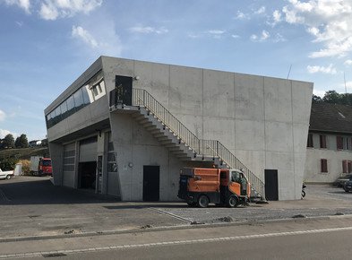 Gewerbeneubau mit Einliegerwohnungen Neftenbach